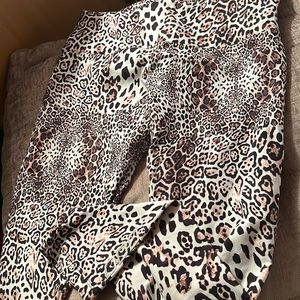 Lorna jane Leopard print